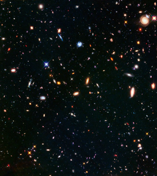 A parallel field of Abell S1063, without the gravitational lensing effect (Image: NASA, ESA, and J. Lotz (STScI)